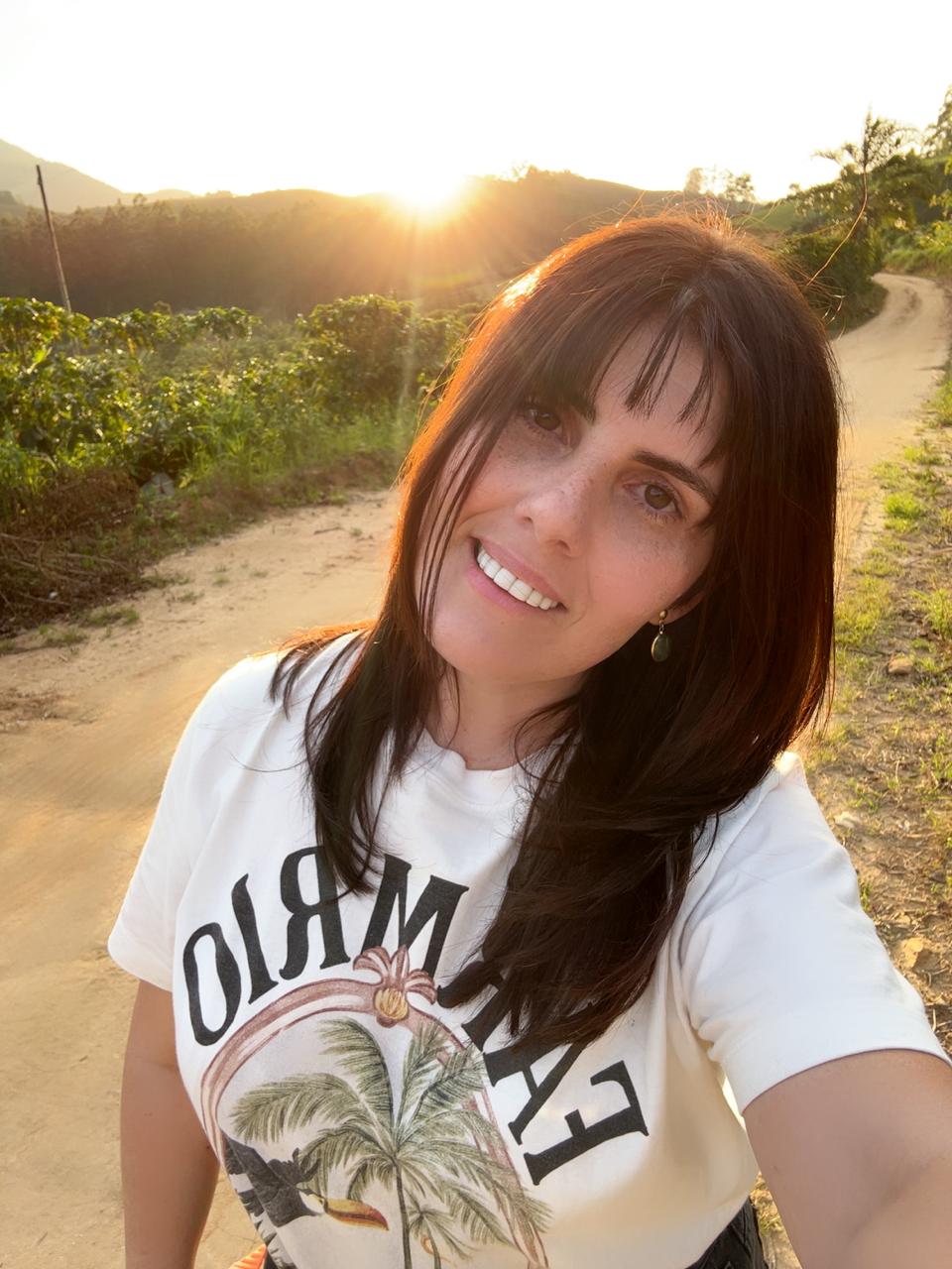 Josiane Fávero: mulher do interior inspira outras mulheres com fé, coragem e simplicidade